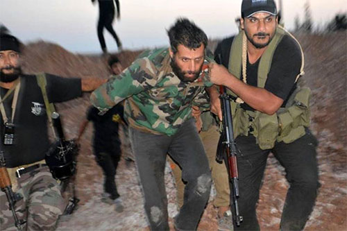 Ejército sirio captura a varios takfiríes de Al Nusra en el sur de Alepo En fotos: terroristas de Al Nusra apresados por el ejército sirio